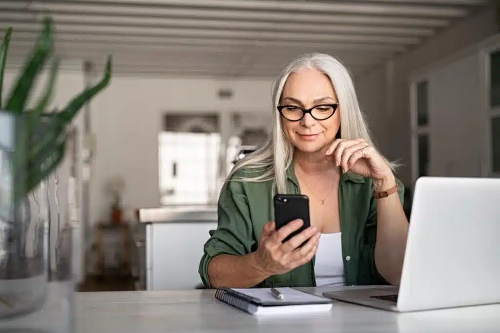 A woman received SMS reminder.